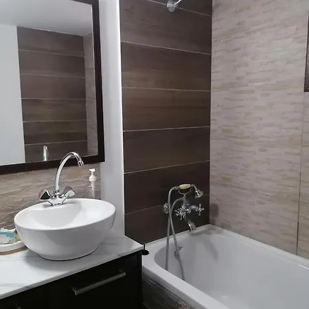 The Host - Women And Couples Only Homestay