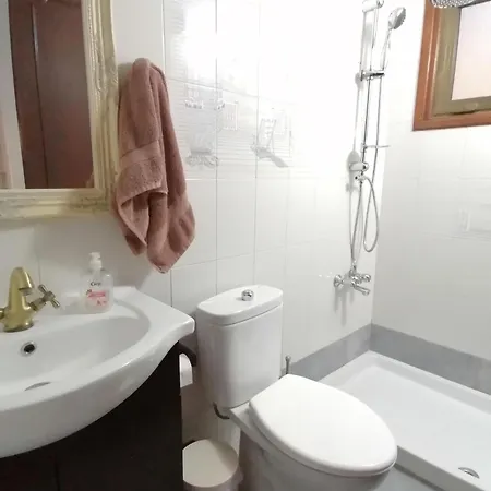 The Host - Women And Couples Only Homestay